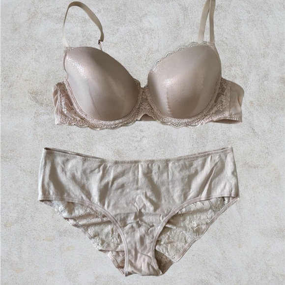 (Free NWT XL Hiphugger Panty) with Victoria’s Secret Dream Angels Bra Purchase - Picture 2 of 10